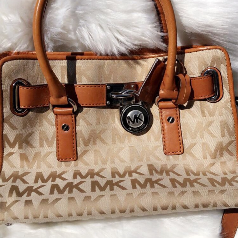 Micheal Kors Purse